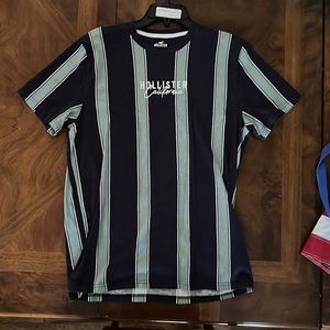 Men’s L striped Hollister Tee